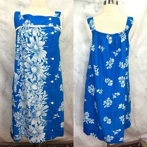 Vintage 80s Hawaiian shift dress SZ M Midi blue floral button retro Mod Aloha